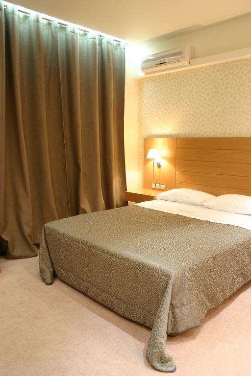 Deves Hotel Nafplio Phòng bức ảnh