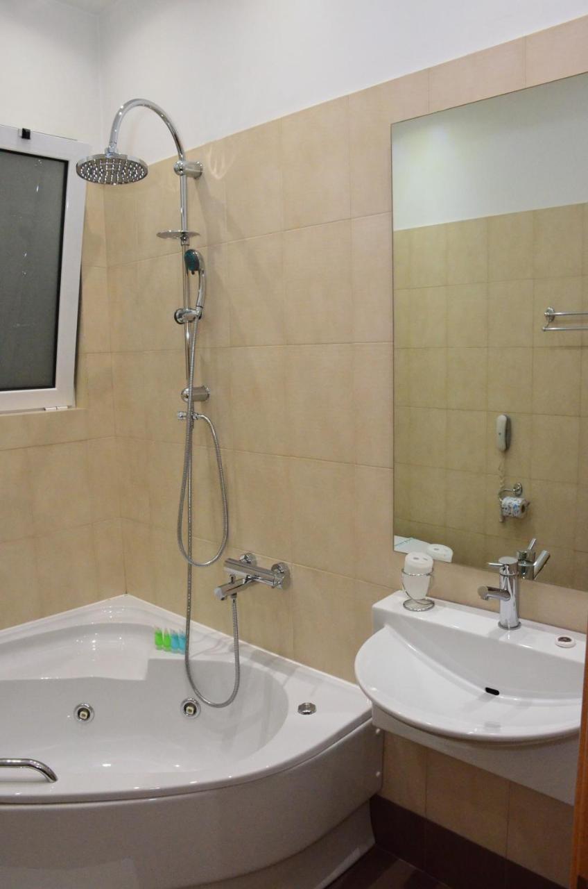 Deves Hotel Nafplio Ngoại thất bức ảnh